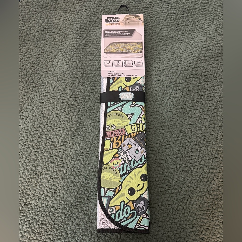 Disney Grogu Auto Sunshade - Green and Black